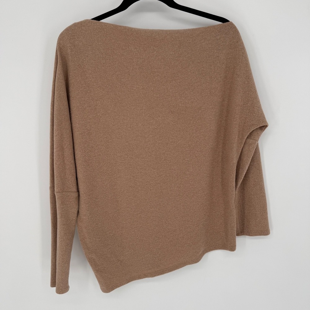 ASTR THE LABEL OFF THE SHOULDER ASYMMETRICAL SWEATER LARGE TAN